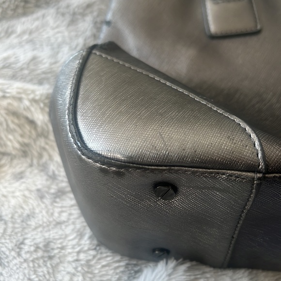 AUTHENTIC TORY BURCH PURSE - Picture 2 of 7